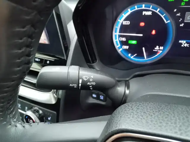 トヨタ クラウン ハイブリッド RS 福井県 2022(令4)年 9.7万km プレシャスホワイトパール 純正18インチAW/パノラミックビューモニター/ビルトインETC2.0/純正ナビ/フルセグテレビ/ヘッドアップディスプレイ/BSM/ステアリングヒーター/前席パワーシート/前後ドライブレコーダー/シートヒーター/全車速追従機能付クルーズコントロール/前後コーナーセンサー/SOSボタン/衝突被害軽減システム/レーンキープアシスト/横滑り防止装置/盗難防止装置/本革巻きステアリング/アイドリングストップ/オートホールド/純正フロアマット/スマートキー