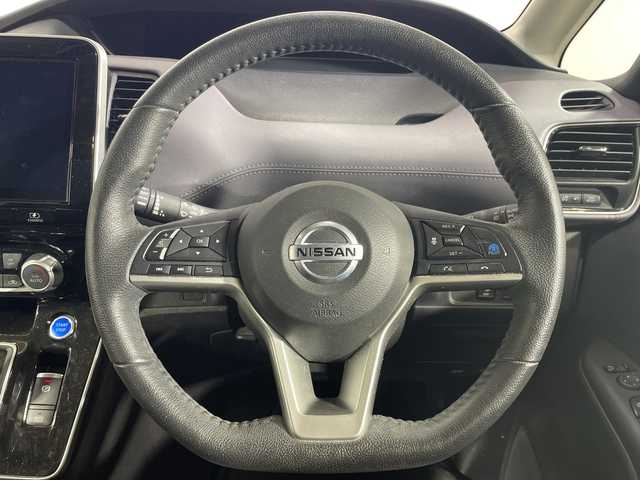 日産 セレナ e－パワー ハイウェイスター V 神奈川県 2022(令4)年 6.7万km パール