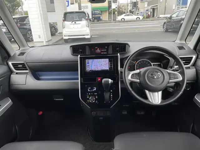 トヨタ タンク カスタムG－T 埼玉県 2017(平29)年 11.1万km レーザーブルークリスタルシャイン (株)IDOMが運営する【じしゃロン鳩ヶ谷店】の自社ローン専用車両になりますこちらは現金またはオートローンご利用時の価格です。自社ローンご希望の方は別途その旨お申付け下さい/社外ＳＤナビ（CN-RA03WD）/　AM/FM/CD/DVD/フルセグTV/MSV/BT/バックカメラ/両側パワースライドドア/クルーズコントロール/レーンアシスト/衝突軽減システム/ステアリングスイッチ/革巻きステアリング/スペアタイヤ/LEDヘッドライト/フォグランプ　/純正アルミホイール/ＥＴＣ　/ドアバイザー　/電動格納式ウィンカーミラー/ISOFIX/プッシュスタートボタン/　スマートキー×1