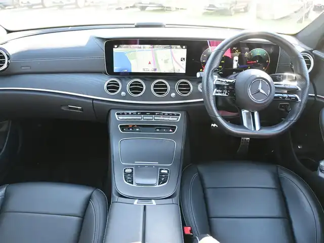 メルセデス・ベンツ Ｍ・ベンツ Ｅ２２０ｄ ステーションワゴン スポーツ 千葉県 2022(令4)年 3.3万km ダイヤモンドホワイト アクティブブレーキアシスト/アクティブレーンキーピングアシスト/レーンチェンジアシスト/ブラインドスポットアシスト/アテンションアシスト/ディストロニック/パノラミックスライディングルーフ/ヘッドアップディスプレイ/ブラックレザーシート/前席パワーシート/各席シートヒーター/純正ナビ/地デジTV/【Bluetooth接続】/360°カメラ/革巻きステアリング/ステアリングスイッチ/ETC/LEDヘッドライト/ウインカーミラー/パークトロニック/純正19インチアルミホイル/サイド/カーテンエアバッグ/スマートキー