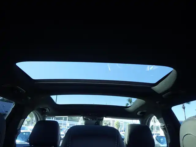 メルセデス・ベンツ Ｍ・ベンツ Ｅ２２０ｄ ステーションワゴン スポーツ 千葉県 2022(令4)年 3.3万km ダイヤモンドホワイト アクティブブレーキアシスト/アクティブレーンキーピングアシスト/レーンチェンジアシスト/ブラインドスポットアシスト/アテンションアシスト/ディストロニック/パノラミックスライディングルーフ/ヘッドアップディスプレイ/ブラックレザーシート/前席パワーシート/各席シートヒーター/純正ナビ/地デジTV/【Bluetooth接続】/360°カメラ/革巻きステアリング/ステアリングスイッチ/ETC/LEDヘッドライト/ウインカーミラー/パークトロニック/純正19インチアルミホイル/サイド/カーテンエアバッグ/スマートキー