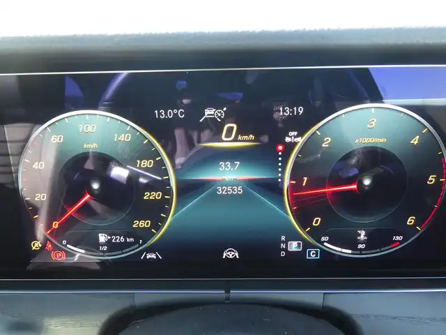 メルセデス・ベンツ Ｍ・ベンツ Ｅ２２０ｄ ステーションワゴン スポーツ 千葉県 2022(令4)年 3.3万km ダイヤモンドホワイト アクティブブレーキアシスト/アクティブレーンキーピングアシスト/レーンチェンジアシスト/ブラインドスポットアシスト/アテンションアシスト/ディストロニック/パノラミックスライディングルーフ/ヘッドアップディスプレイ/ブラックレザーシート/前席パワーシート/各席シートヒーター/純正ナビ/地デジTV/【Bluetooth接続】/360°カメラ/革巻きステアリング/ステアリングスイッチ/ETC/LEDヘッドライト/ウインカーミラー/パークトロニック/純正19インチアルミホイル/サイド/カーテンエアバッグ/スマートキー