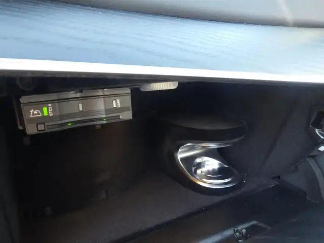 メルセデス・ベンツ Ｍ・ベンツ Ｅ２２０ｄ ステーションワゴン スポーツ 千葉県 2022(令4)年 3.3万km ダイヤモンドホワイト アクティブブレーキアシスト/アクティブレーンキーピングアシスト/レーンチェンジアシスト/ブラインドスポットアシスト/アテンションアシスト/ディストロニック/パノラミックスライディングルーフ/ヘッドアップディスプレイ/ブラックレザーシート/前席パワーシート/各席シートヒーター/純正ナビ/地デジTV/【Bluetooth接続】/360°カメラ/革巻きステアリング/ステアリングスイッチ/ETC/LEDヘッドライト/ウインカーミラー/パークトロニック/純正19インチアルミホイル/サイド/カーテンエアバッグ/スマートキー