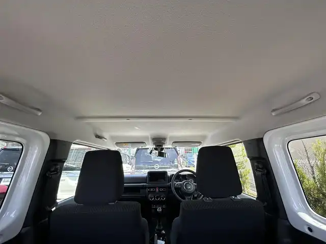 スズキ ジムニー シエラ JC 福岡県 2023(令5)年 1.9万km ピュアホワイトP セーフティーサポート/デュアルセントコントロール/ダウンヒルアシストコントロール/クルコン/前後ドラレコ/シートヒーター/ヒーテッドドアミラー/純正LEDヘッドライト/純正フロアマット/純正15インチアルミホイール/プッシュスタート/スマートキー