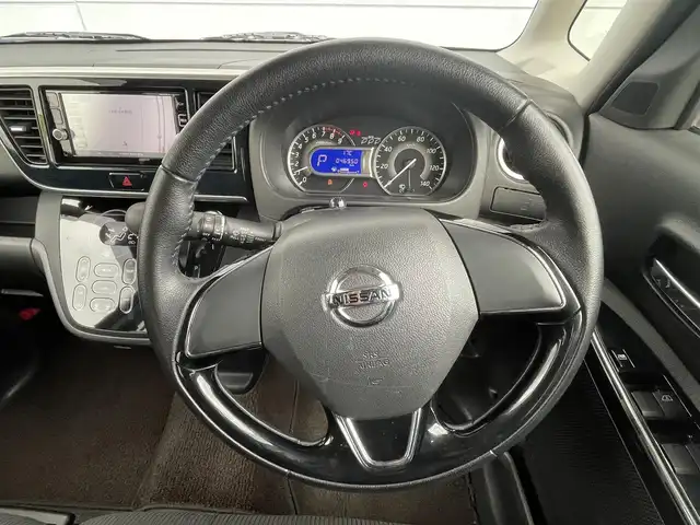 日産 デイズ ルークス HWS X Vセレクション 千葉県 2016(平28)年 4.7万km オーシャンブルーP 純正SDナビ/（CD、DVD、Aux、SD）/フルセグTV/アラウンドビューモニター/両側パワースライドドア/USBソケット/アイドリングストップ/衝突軽減ブレーキ/ETC/電動格納ミラー/横滑り防止装置/ドアバイザー/フロアマット/スマートキー/プッシュスタート