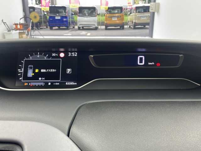 日産 セレナ ハイウェイスター V 大阪府 2020(令2)年 6.4万km ブリリアントホワイトパール エマージェンシーブレーキ/純正SDナビ/・フルセグTV/・BT AUDIO/プロパイロット/アラウンドビューモニター/両側パワースライドドア/フリップダウンモニター/ETC/ドライブレコーダー/BSM/コーナーセンサー/純正16インチAW/プッシュスタート /スマートキー
