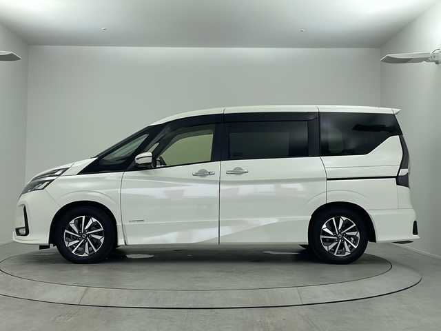 日産 セレナ ハイウェイスター V 大阪府 2020(令2)年 6.4万km ブリリアントホワイトパール エマージェンシーブレーキ/純正SDナビ/・フルセグTV/・BT AUDIO/プロパイロット/アラウンドビューモニター/両側パワースライドドア/フリップダウンモニター/ETC/ドライブレコーダー/BSM/コーナーセンサー/純正16インチAW/プッシュスタート /スマートキー