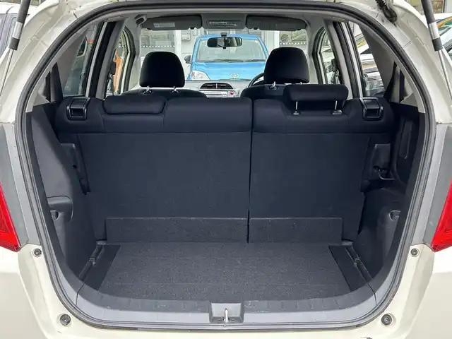 ホンダ フィット G 富山県 2012(平24)年 3.6万km プレミアムホワイトパール ワンオーナー/純正SDナビ/ワンセグテレビ/CD/DVD再生/バックカメラ/キーレスエントリー/純正フロアマット/保証書/取扱説明書/スペアキー×1