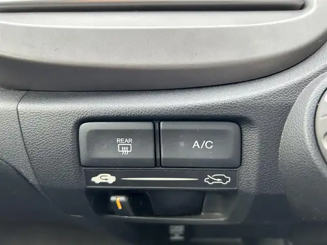 ホンダ フィット G 富山県 2012(平24)年 3.6万km プレミアムホワイトパール ワンオーナー/純正SDナビ/ワンセグテレビ/CD/DVD再生/バックカメラ/キーレスエントリー/純正フロアマット/保証書/取扱説明書/スペアキー×1