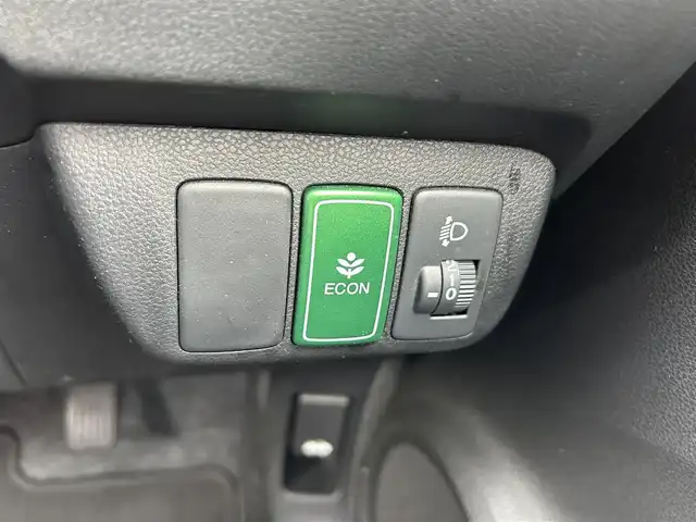 ホンダ フィット G 富山県 2012(平24)年 3.6万km プレミアムホワイトパール ワンオーナー/純正SDナビ/ワンセグテレビ/CD/DVD再生/バックカメラ/キーレスエントリー/純正フロアマット/保証書/取扱説明書/スペアキー×1