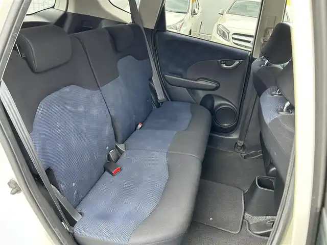 ホンダ フィット G 富山県 2012(平24)年 3.6万km プレミアムホワイトパール ワンオーナー/純正SDナビ/ワンセグテレビ/CD/DVD再生/バックカメラ/キーレスエントリー/純正フロアマット/保証書/取扱説明書/スペアキー×1