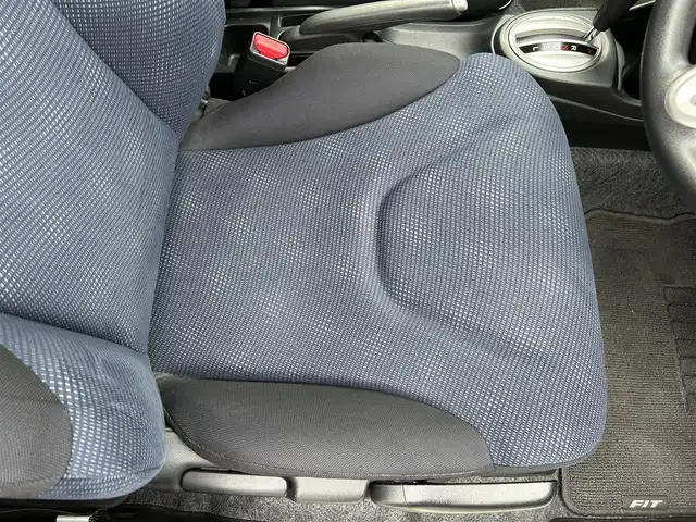 ホンダ フィット G 富山県 2012(平24)年 3.6万km プレミアムホワイトパール ワンオーナー/純正SDナビ/ワンセグテレビ/CD/DVD再生/バックカメラ/キーレスエントリー/純正フロアマット/保証書/取扱説明書/スペアキー×1