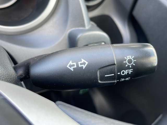 ホンダ フィット G 富山県 2012(平24)年 3.6万km プレミアムホワイトパール ワンオーナー/禁煙車/純正ＳＤナビ/バックカメラ/ＣＤ・ＤＶＤ/ワンセグＴＶ/純正フロアマット/リモコンキー/スペアキー/電動格納ミラー/ハロゲンヘッドライト/保証書