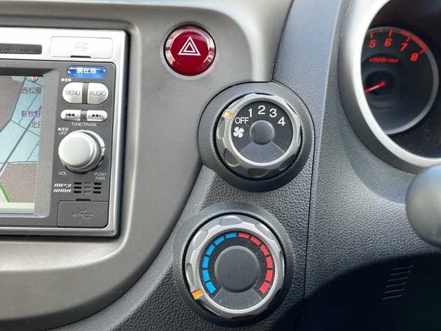 ホンダ フィット G 富山県 2012(平24)年 3.6万km プレミアムホワイトパール ワンオーナー/禁煙車/純正ＳＤナビ/バックカメラ/ＣＤ・ＤＶＤ/ワンセグＴＶ/純正フロアマット/リモコンキー/スペアキー/電動格納ミラー/ハロゲンヘッドライト/保証書