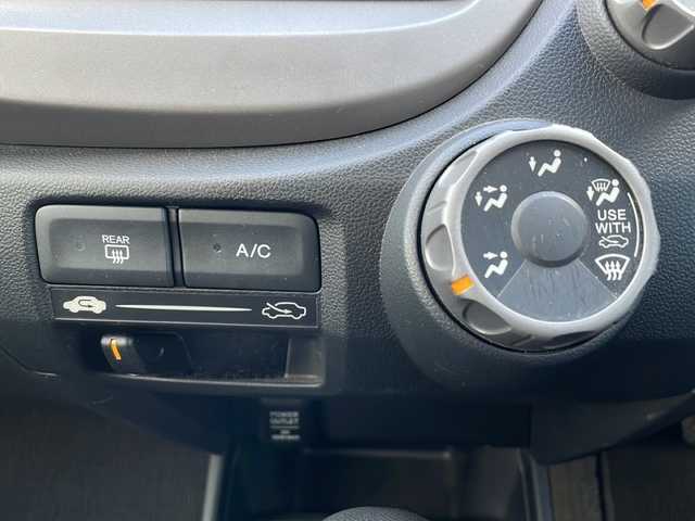 ホンダ フィット G 富山県 2012(平24)年 3.6万km プレミアムホワイトパール ワンオーナー/禁煙車/純正ＳＤナビ/バックカメラ/ＣＤ・ＤＶＤ/ワンセグＴＶ/純正フロアマット/リモコンキー/スペアキー/電動格納ミラー/ハロゲンヘッドライト/保証書