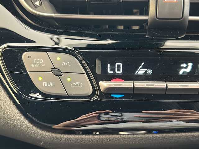 トヨタ Ｃ－ＨＲ G 岐阜県 2020(令2)年 5.7万km ホワイトパールクリスタルシャイン モデリスタエアロ（F/S/R）/純正8型ディスプレイオーディオ/パノラミックビューモニター/Bluetooth/フルセグ視聴/ナビキット/前後ドライブレコーダー/ハーフレザーシート/トヨタセーフティセンス/レーダークルーズコントロール/ETC/LEDヘッドライト/オートハイビーム/オートライト/クリアランスソナー/プッシュスタート/スマートキー/USBポート/ブレーキホールド