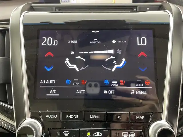 トヨタ クラウン ハイブリッド G－エグゼクティブ Four 富山県 2018(平30)年 6.4万km ホワイトパールクリスタルシャイン 純正ナビ（AM/FM/DVD/BT/USB/フルセグ）/バックカメラ/ドライブレコーダー/ETC/ブラインドスポットモニター/ヘッドアップディスプレイ/レザーシート/D/N席パワーシート/D席メモリシート/シートヒーター/エアシート/衝突被害軽減システム/レーダークルーズコントロール/レーンキープアシスト/コーナーセンサー/横滑り防止装置/アイドリングストップ/オートLEDライト/オートマチックハイビーム/純正アルミホイール/オートホールド付電子パーキング/デジタルインナーミラー/革巻きステアリング/ステアリングスイッチ/スマートキー