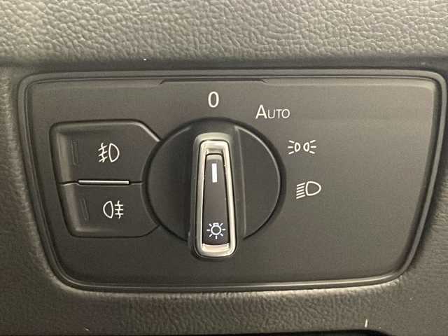 フォルクスワーゲン パサート ヴァリアント TDI ハイライン 新潟県 2018(平30)年 2.3万km ピュアホワイト テクノロジーパッケージ/-デジタルメータークラスター/-ダイナミックライトアシスト/-アラウンドビューカメラ/-パークアシスト/-電子制御式ディファレンシャルロック”XDS”/純正9.2インチナビ”DiscoverPro”/（SSDナビ/フルセグTV/Apple Car Play/BT/CD/DVD)/オールインセーフティ/-アクティブクルーズコントロール/-渋滞時追従支援システム/-レーンキープアシスト/-レーンチェンジアシストシステム/-リヤトラフィックアシストシステム/-パークディスタンスコントロール/-ドライバー疲労検知システム/-プリクラッシュブレーキシステム/-ダイナミックコーナーリングライト/レザーシート/シートヒーター/ベンチレーション/メモリ付きパワーシート/純正18インチアルミホイール/ドライブレコーダー/ETC/パワーバックドア