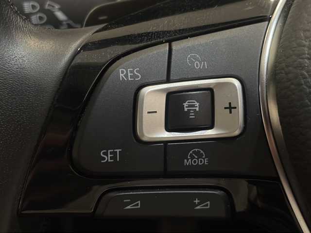 フォルクスワーゲン パサート ヴァリアント TDI ハイライン 新潟県 2018(平30)年 2.3万km ピュアホワイト テクノロジーパッケージ/-デジタルメータークラスター/-ダイナミックライトアシスト/-アラウンドビューカメラ/-パークアシスト/-電子制御式ディファレンシャルロック”XDS”/純正9.2インチナビ”DiscoverPro”/（SSDナビ/フルセグTV/Apple Car Play/BT/CD/DVD)/オールインセーフティ/-アクティブクルーズコントロール/-渋滞時追従支援システム/-レーンキープアシスト/-レーンチェンジアシストシステム/-リヤトラフィックアシストシステム/-パークディスタンスコントロール/-ドライバー疲労検知システム/-プリクラッシュブレーキシステム/-ダイナミックコーナーリングライト/レザーシート/シートヒーター/ベンチレーション/メモリ付きパワーシート/純正18インチアルミホイール/ドライブレコーダー/ETC/パワーバックドア