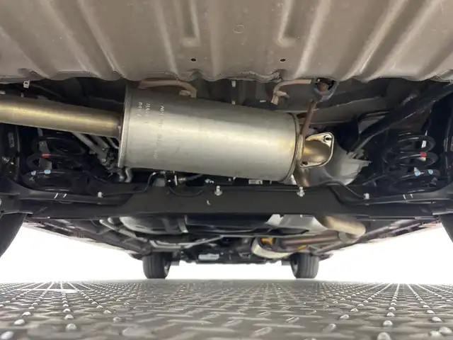 日産 セレナ ハイウェイスター V 神奈川県 2023(令5)年 1.5万km 赤Ⅱ ２トーンカラー/純正12.3型ディスプレーオーディオ/メモリーナビ/フルセグ　AM FM Applecarplay　Androidauto　USB　HDMI　/純正フリップダウンモニター/インテリジェントアラウンドビューモニター/インテリジェントルームミラー/両側電動スライドドア/360度セーフティアシスト/プロパイロット/レーダークルーズコントロール/前方衝突予測警報/インテリジェントエマージェンシーブレーキ/車線逸脱防止支援システム/後側方車両検知警報/後側方衝突防止支援システム/ふらつき警報/衝突回避ステアリングアシスト/車線逸脱警報/後退時車両検知警報/踏み間違い衝突防止アシスト/前後ソナー/SOSコール/ETC2.0/純正前後ドライブレコーダー/アイドリングストップ/革巻きステアリング/パドルシフト/ステアリングヒーター/前席/2列目左右シートヒーター/2列目3列目シートバックテーブル/USBソケット/プッシュスタート/スマートキー/オートハイビーム/アダブティブLEDヘッドライト/オートライト/純正フロント/サイド/リアスポイラー