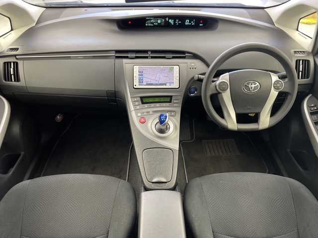 トヨタ プリウス L 岐阜県 2013(平25)年 11.9万km スーパーホワイトⅡ 純正ナビ/AM/FM/CD/Bluetooth/ワンセグTV/バックモニター/ETC/オートライト/ステアリングリモコン/電動格納ミラー/ヘッドライトレベライザー/パワーウィンドウ/スマートキー/プッシュスタート