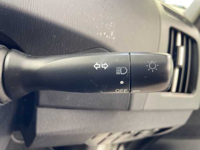 トヨタ プリウス L 岐阜県 2013(平25)年 11.9万km スーパーホワイトⅡ 純正ナビ/AM/FM/CD/Bluetooth/ワンセグTV/バックモニター/ETC/オートライト/ステアリングリモコン/電動格納ミラー/ヘッドライトレベライザー/パワーウィンドウ/スマートキー/プッシュスタート