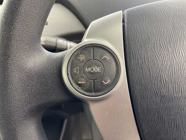 トヨタ プリウス L 岐阜県 2013(平25)年 11.9万km スーパーホワイトⅡ 純正ナビ/AM/FM/CD/Bluetooth/ワンセグTV/バックモニター/ETC/オートライト/ステアリングリモコン/電動格納ミラー/ヘッドライトレベライザー/パワーウィンドウ/スマートキー/プッシュスタート