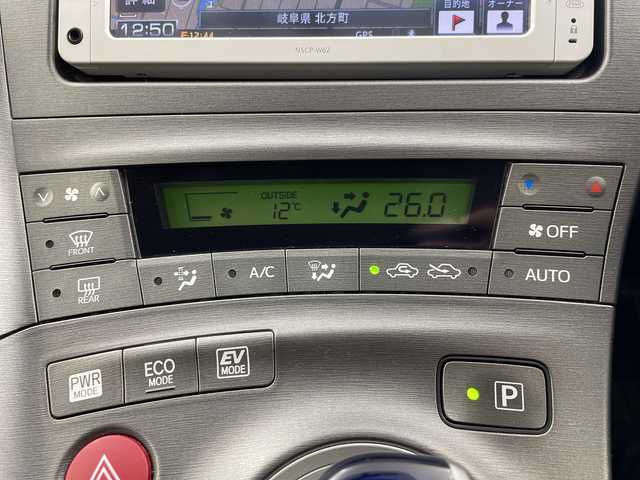 トヨタ プリウス L 岐阜県 2013(平25)年 11.9万km スーパーホワイトⅡ 純正ナビ/AM/FM/CD/Bluetooth/ワンセグTV/バックモニター/ETC/オートライト/ステアリングリモコン/電動格納ミラー/ヘッドライトレベライザー/パワーウィンドウ/スマートキー/プッシュスタート