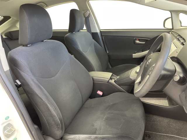 トヨタ プリウス L 岐阜県 2013(平25)年 11.9万km スーパーホワイトⅡ 純正ナビ/AM/FM/CD/Bluetooth/ワンセグTV/バックモニター/ETC/オートライト/ステアリングリモコン/電動格納ミラー/ヘッドライトレベライザー/パワーウィンドウ/スマートキー/プッシュスタート