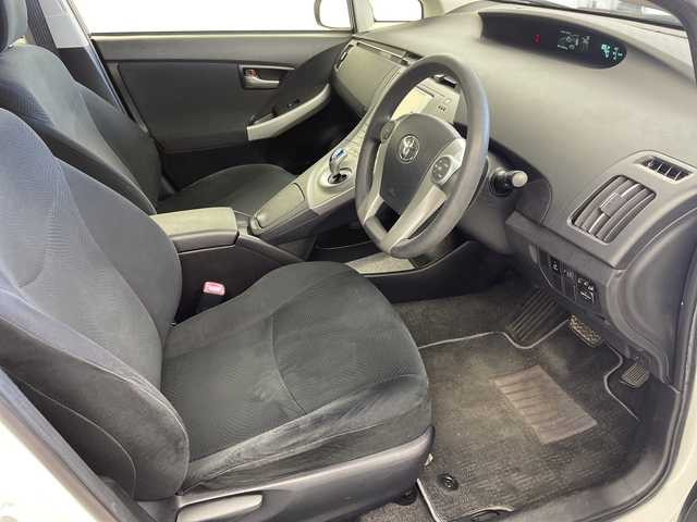 トヨタ プリウス L 岐阜県 2013(平25)年 11.9万km スーパーホワイトⅡ 純正ナビ/AM/FM/CD/Bluetooth/ワンセグTV/バックモニター/ETC/オートライト/ステアリングリモコン/電動格納ミラー/ヘッドライトレベライザー/パワーウィンドウ/スマートキー/プッシュスタート