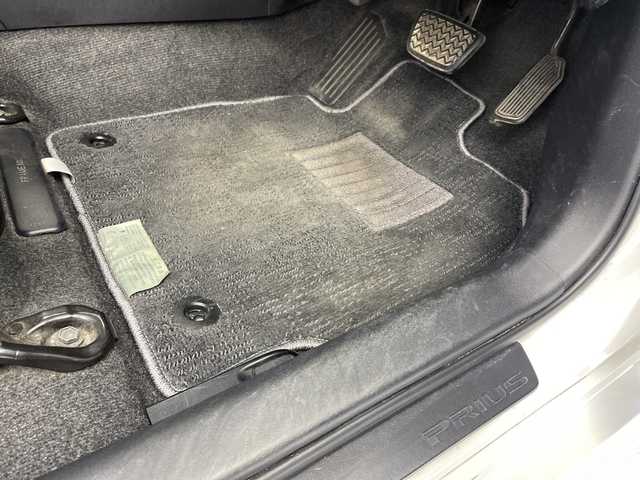 トヨタ プリウス L 岐阜県 2013(平25)年 11.9万km スーパーホワイトⅡ 純正ナビ/AM/FM/CD/Bluetooth/ワンセグTV/バックモニター/ETC/オートライト/ステアリングリモコン/電動格納ミラー/ヘッドライトレベライザー/パワーウィンドウ/スマートキー/プッシュスタート