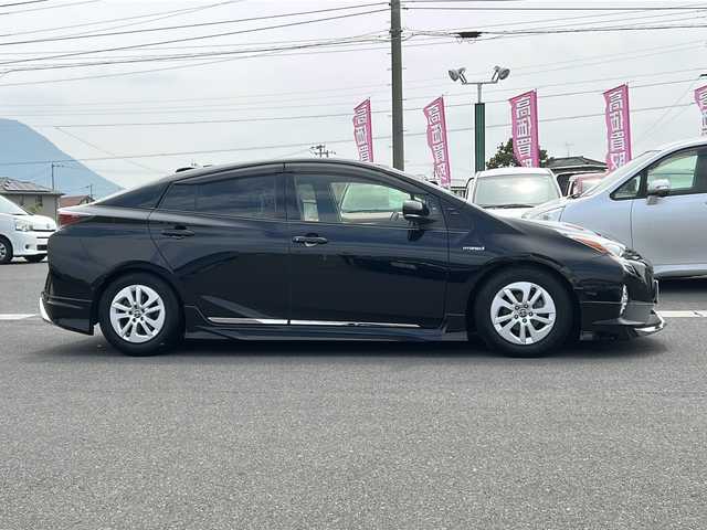 トヨタ プリウス Sセーフティプラス 香川県 2017(平29)年 8.7万km アティチュードブラックマイカ 純正９インチナビゲーション/フルセグＴＶ/バックカメラ/モデリスタエアロ/レーダークルーズ/車高調/パーキングアシスト/ＨＵＤ/クリアランスソナー/ＬＥＤヘッドライト/ＥＴＣ/スペアキー