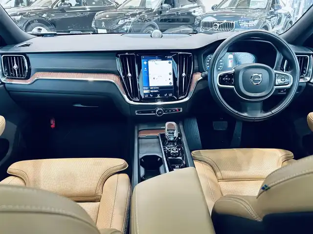 ボルボ Ｖ６０ B5 インスクリプション 大阪府 2021(令3)年 1.9万km ガンＭ ワンオーナー/サンルーフ/HUD/ACC/Bowers＆Wilkins/BLIS/ベージュ革/メモリ付きパワーシート/エアシートヒーター/ステアリングヒーター/純正ナビ/ＴＶ/360度カメラ/applecarplay/自動駐車/ワイヤレス充電/純正19インチAW/LEDヘッドライト/電動リアゲート