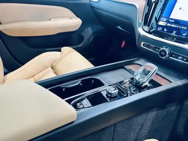 ボルボ Ｖ６０ B5 インスクリプション 大阪府 2021(令3)年 1.9万km ガンＭ ワンオーナー/サンルーフ/HUD/ACC/Bowers＆Wilkins/BLIS/ベージュ革/メモリ付きパワーシート/エアシートヒーター/ステアリングヒーター/純正ナビ/ＴＶ/360度カメラ/applecarplay/自動駐車/ワイヤレス充電/純正19インチAW/LEDヘッドライト/電動リアゲート