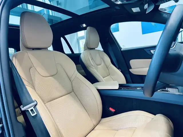 ボルボ Ｖ６０ B5 インスクリプション 大阪府 2021(令3)年 1.9万km ガンＭ ワンオーナー/サンルーフ/HUD/ACC/Bowers＆Wilkins/BLIS/ベージュ革/メモリ付きパワーシート/エアシートヒーター/ステアリングヒーター/純正ナビ/ＴＶ/360度カメラ/applecarplay/自動駐車/ワイヤレス充電/純正19インチAW/LEDヘッドライト/電動リアゲート