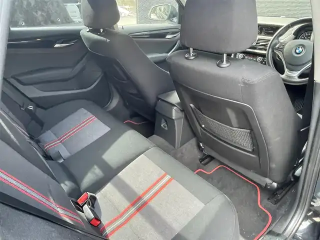 ＢＭＷ Ｘ１ sDrive 20i 大分県 2013(平25)年 10.1万km サファイアブラックP 取扱説明書/保証書/純正ナビ/Bluetooth/CD/DVD/AUX/USB/キセノンヘッドライト/オートライト/アイドリングストップ/プッシュスタート/純正18インチAW/ドライブレコーダー前後/ETC