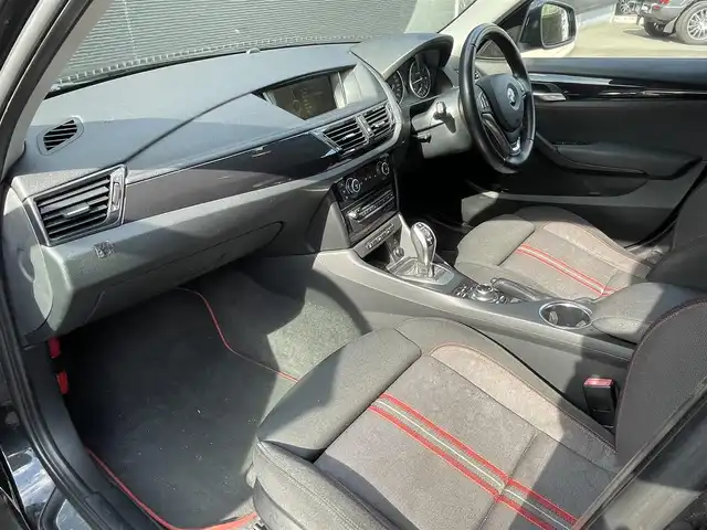 ＢＭＷ Ｘ１ sDrive 20i 大分県 2013(平25)年 10.1万km サファイアブラックP 取扱説明書/保証書/純正ナビ/Bluetooth/CD/DVD/AUX/USB/キセノンヘッドライト/オートライト/アイドリングストップ/プッシュスタート/純正18インチAW/ドライブレコーダー前後/ETC
