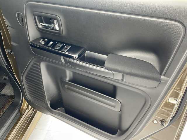 スズキ スペーシア カスタム HYBRID XS ターボ 沖縄県 2018(平30)年 7.7万km ブレイブカーキパール/ブラック2トーン 社外ディスプレイオーディオ（カロッツェリアFH-8500DVS）　/Ｂｌｕｅｔｏｏｔｈ/ＤＶＤ/ＣＤ/ＵＳＢ/ETC/バックカメラ/両側パワースライドドア/ドライブレコーダー（ケンウッドDRV-320）/ＬＥＤヘッドライト/リアコーナーセンサー/シートヒーター/ハーフレザーシート/パドルシフト/クルーズコントロール/純正アルミホイール