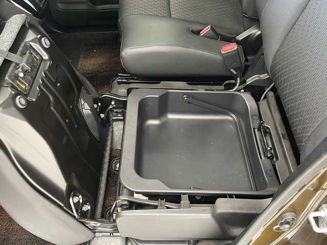 スズキ スペーシア カスタム HYBRID XS ターボ 沖縄県 2018(平30)年 7.7万km ブレイブカーキパール/ブラック2トーン 社外ディスプレイオーディオ（カロッツェリアFH-8500DVS）　/Ｂｌｕｅｔｏｏｔｈ/ＤＶＤ/ＣＤ/ＵＳＢ/ETC/バックカメラ/両側パワースライドドア/ドライブレコーダー（ケンウッドDRV-320）/ＬＥＤヘッドライト/リアコーナーセンサー/シートヒーター/ハーフレザーシート/パドルシフト/クルーズコントロール/純正アルミホイール