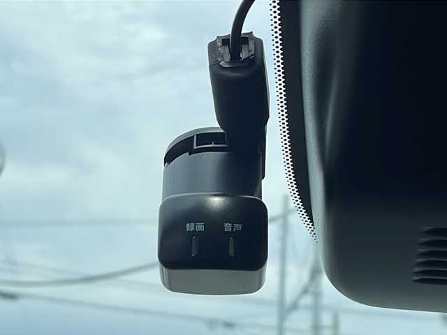 日産 オーラ G レザーエディション 徳島県 2022(令4)年 2.1万km ピュアホワイトパール 黒革シート/BOSEスピーカー/純正9インチナビ/アラウンドビューモニター/プロパイロット/シートヒーター/ステアリングヒーター/アダプティブLEDヘッドライト/オートハイビーム/エマージェンシーブレーキ/前後コーナーセンサー/HDMI/置くだけ充電/純正ドライブレコーダー/ETC2.0/スペアキー/純正17AW/純正フロアマット