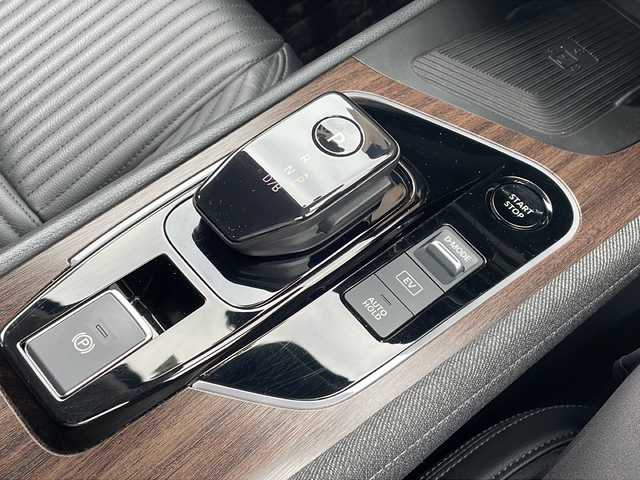 日産 オーラ G レザーエディション 徳島県 2022(令4)年 2.1万km ピュアホワイトパール 黒革シート/BOSEスピーカー/純正9インチナビ/アラウンドビューモニター/プロパイロット/シートヒーター/ステアリングヒーター/アダプティブLEDヘッドライト/オートハイビーム/エマージェンシーブレーキ/前後コーナーセンサー/HDMI/置くだけ充電/純正ドライブレコーダー/ETC2.0/スペアキー/純正17AW/純正フロアマット