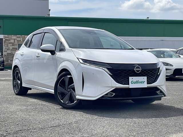 日産 オーラ G レザーエディション 徳島県 2022(令4)年 2.1万km ピュアホワイトパール 黒革シート/BOSEスピーカー/純正9インチナビ/アラウンドビューモニター/プロパイロット/シートヒーター/ステアリングヒーター/アダプティブLEDヘッドライト/オートハイビーム/エマージェンシーブレーキ/前後コーナーセンサー/HDMI/置くだけ充電/純正ドライブレコーダー/ETC2.0/スペアキー/純正17AW/純正フロアマット