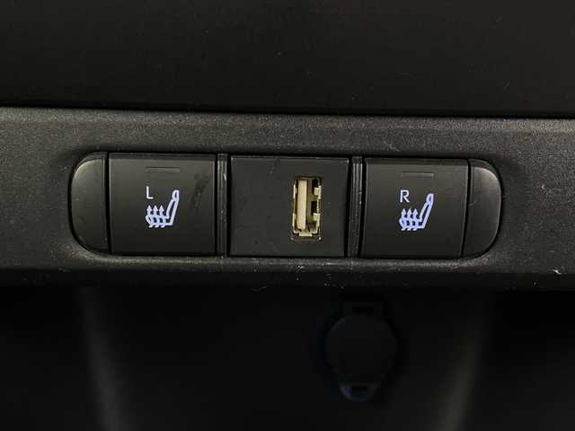 トヨタ ヤリス Z 新潟県 2020(令2)年 5.1万km ホワイトパールクリスタルシャイン 4WD/純正ディスプレイオーディオ/　　USB/BT/MiraCast/レーダークルーズコントロール/LEDオートライト/オートマチックハイビーム/おしシートヒーター/ステアリングスイッチ/レーンキープ/コーナーセンサー/スマートキー