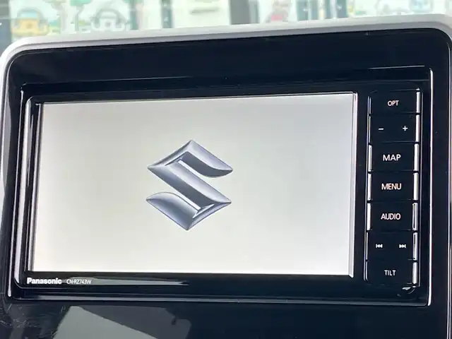 スズキ スペーシア HYBRID X 千葉県 2019(令1)年 1.8万km シフォンアイボリーM 純正メモリナビ/(フルセグTV/BT/CD/DVD/FM/AM)/バックカメラ/衝突被害軽減システム/車線逸脱警報/両側パワースライドドア/横滑り防止装置/ETC/アイドリングストップ/オートライト/電動格納ミラー/シートリフター/プッシュスタート/スマートキー/フロアマット/スペアキー/保証書