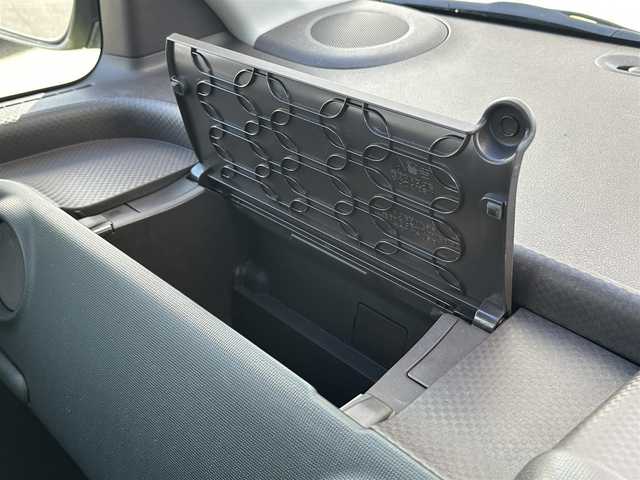 トヨタ スペイド G 愛知県 2013(平25)年 8万km シトラスマイカメタリック バックカメラ/片側パワースライドドア/ETC/Bluetooth/TV付きナビ/DVD再生機能有/MTモード付AT /片側パワースライドドア/純正タイヤ替え4本有