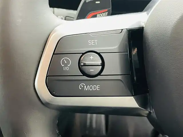 ＢＭＷ ＢＭＷ １２０ｄ 福島県 2025(令7)年 0.4万km メルボルンレッド 衝突軽減/・ブラインドスポットモニター/・高速道路渋滞ハンズオフアシスト/・コーナーセンサー/・アクティブサイドコリジョンプロテクション/・オートハイビーム/純正ナビ/・BT/Apple Carplay/Android Auto/FM/AM/アダプティブ・クルーズコントロール/LEDオートライト/パワーシート/・シートメモリー/・シートヒーター/・パワーバックドア/純正アルミホイール付きサマータイヤ/Alexa連動ドラレコ（前後左右）/置くだけ充電/パドルシフト/純正フロアマット/オートパーキング/ヘッドアップディスプレイ/スペアキー/・カードキー