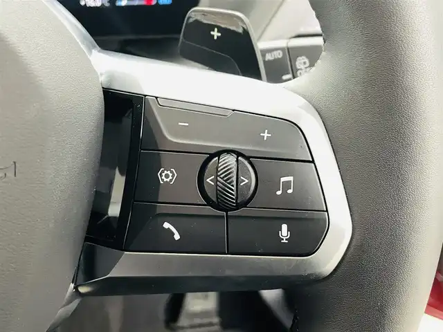 ＢＭＷ ＢＭＷ １２０ｄ 福島県 2025(令7)年 0.4万km メルボルンレッド 衝突軽減/・ブラインドスポットモニター/・高速道路渋滞ハンズオフアシスト/・コーナーセンサー/・アクティブサイドコリジョンプロテクション/・オートハイビーム/純正ナビ/・BT/Apple Carplay/Android Auto/FM/AM/アダプティブ・クルーズコントロール/LEDオートライト/パワーシート/・シートメモリー/・シートヒーター/・パワーバックドア/純正アルミホイール付きサマータイヤ/Alexa連動ドラレコ（前後左右）/置くだけ充電/パドルシフト/純正フロアマット/オートパーキング/ヘッドアップディスプレイ/スペアキー/・カードキー