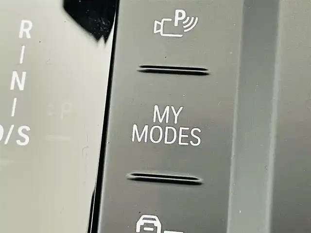 ＢＭＷ ＢＭＷ １２０ｄ 福島県 2025(令7)年 0.4万km メルボルンレッド 衝突軽減/・ブラインドスポットモニター/・高速道路渋滞ハンズオフアシスト/・コーナーセンサー/・アクティブサイドコリジョンプロテクション/・オートハイビーム/純正ナビ/・BT/Apple Carplay/Android Auto/FM/AM/アダプティブ・クルーズコントロール/LEDオートライト/パワーシート/・シートメモリー/・シートヒーター/・パワーバックドア/純正アルミホイール付きサマータイヤ/Alexa連動ドラレコ（前後左右）/置くだけ充電/パドルシフト/純正フロアマット/オートパーキング/ヘッドアップディスプレイ/スペアキー/・カードキー