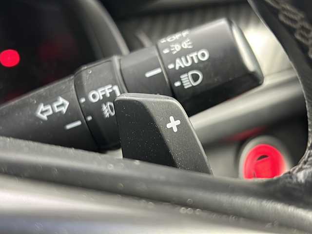 ホンダ シビック ハッチバック 熊本県 2018(平30)年 6.3万km フレームレッド 純正SDナビ/Apple CarPlay/バックカメラ/Bluetooth/クルーズコントロール/パドルシフト/シートヒーター/純正アルミホイール/純正フロアマット/ETC/スマートキー/ISOFIX