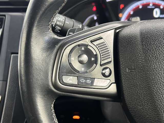 ホンダ シビック ハッチバック 熊本県 2018(平30)年 6.3万km フレームレッド 純正SDナビ/Apple CarPlay/バックカメラ/Bluetooth/クルーズコントロール/パドルシフト/シートヒーター/純正アルミホイール/純正フロアマット/ETC/スマートキー/ISOFIX